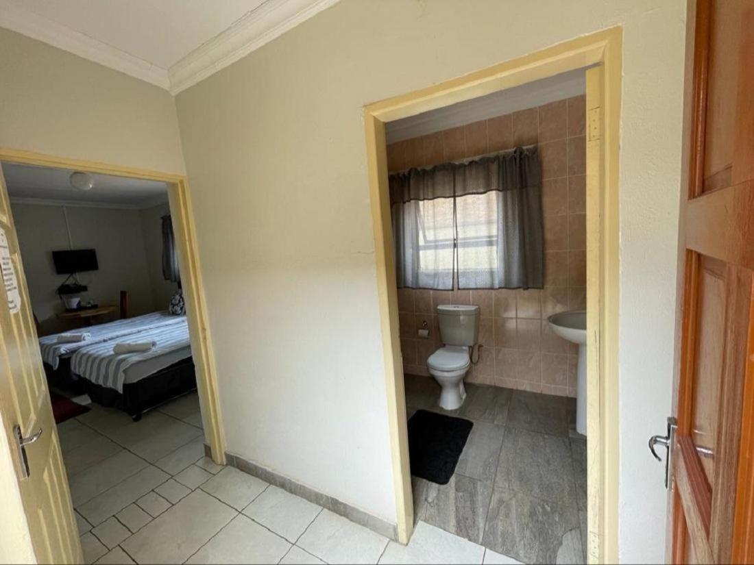 Hotel Khutsong Guests House Burgersfort Exterior foto